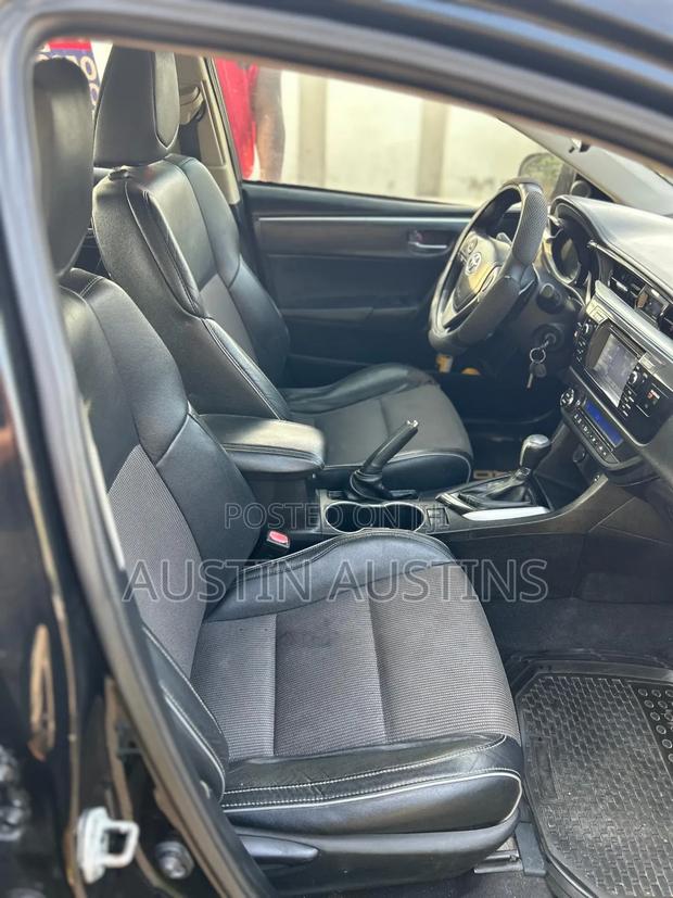 Toyota Corolla 2015 Black