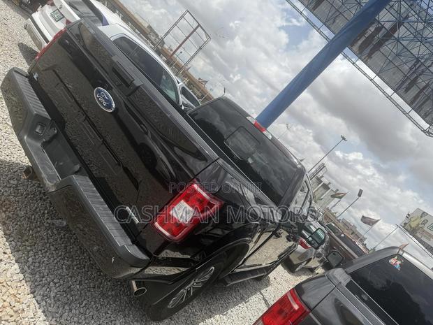 Ford F-150 XLT 4x4 SuperCab Styleside 8 ft. box 163 in. WB 2018 Black