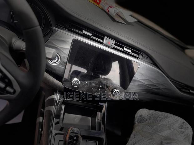 New Dongfeng Rich 7 2025 White