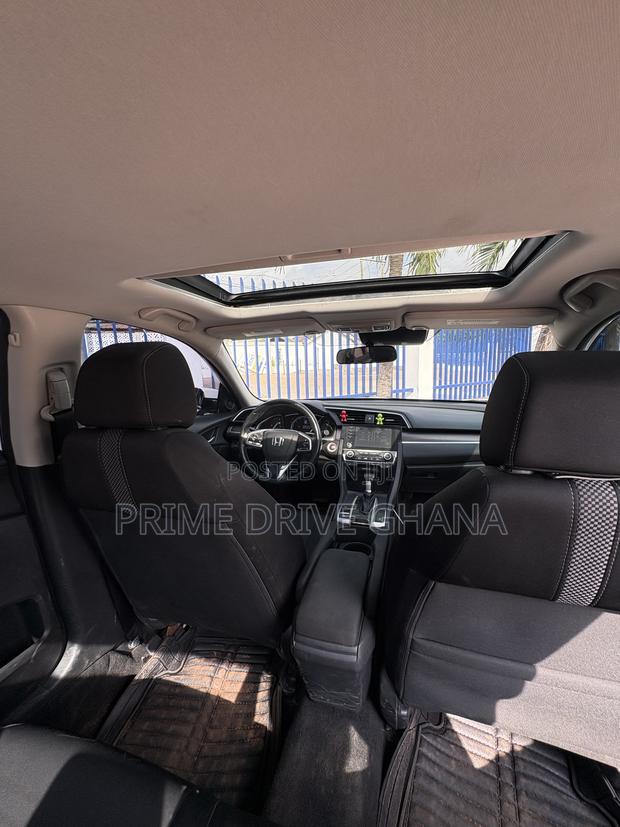 Honda Civic 2018 White