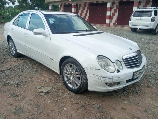 Mercedes-Benz 220E 2005 White
