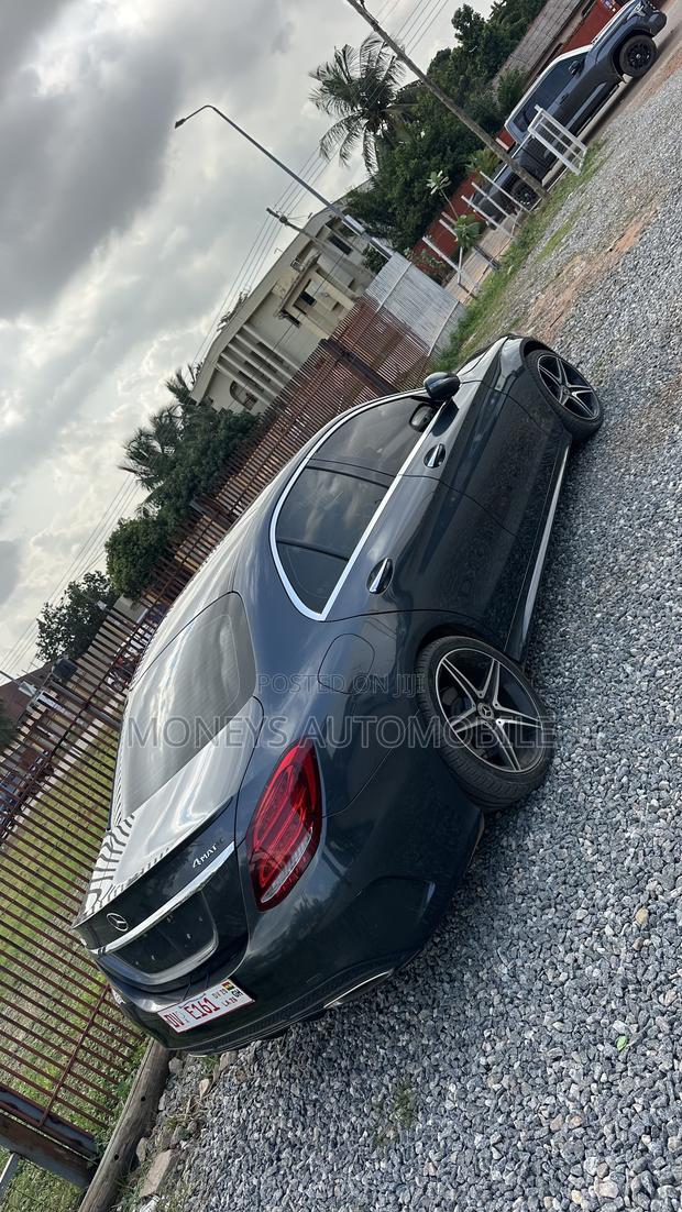 Mercedes-Benz C300 2018 Gray