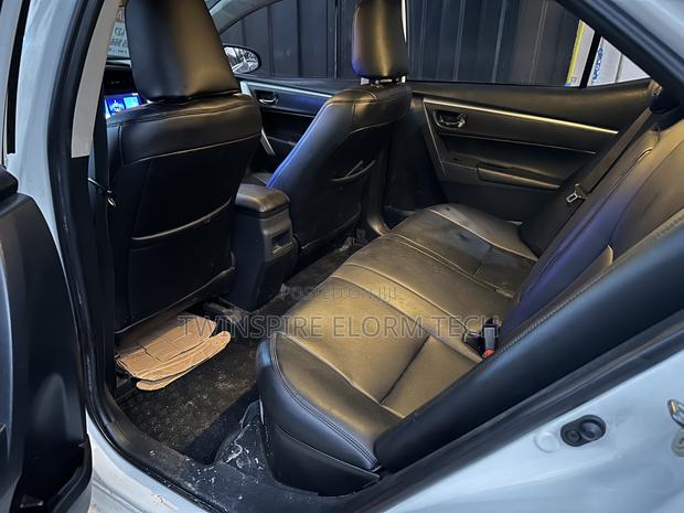 Toyota Corolla SE 2020 White