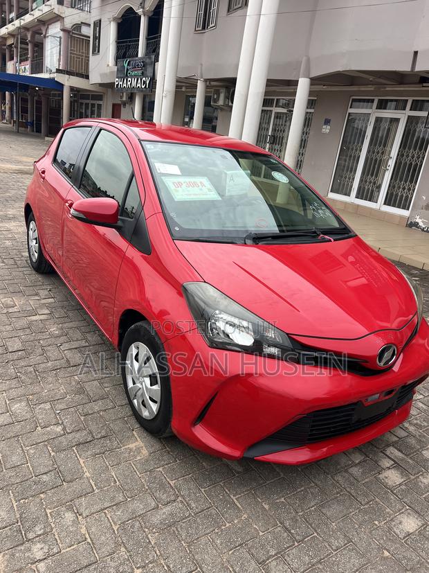 Toyota Vitz 1.3 FWD 3dr 2015 Red