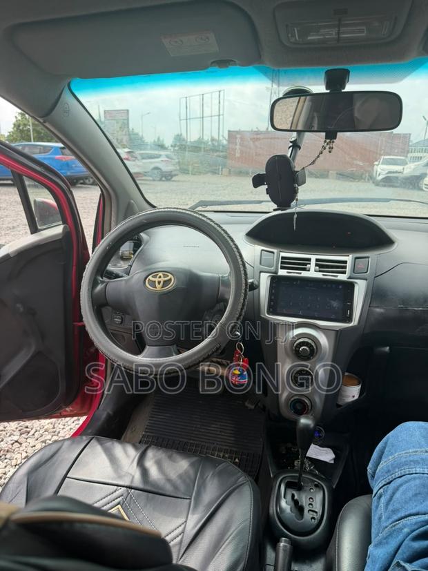 Toyota Vitz 1.3 AWD 3dr 2010 Red