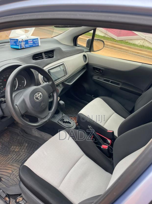 Toyota Vitz 1.0 FWD 5dr 2013 Blue