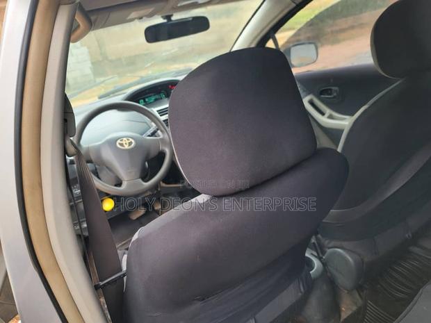 Toyota Vitz 1.3 AWD 5dr 2010 Silver