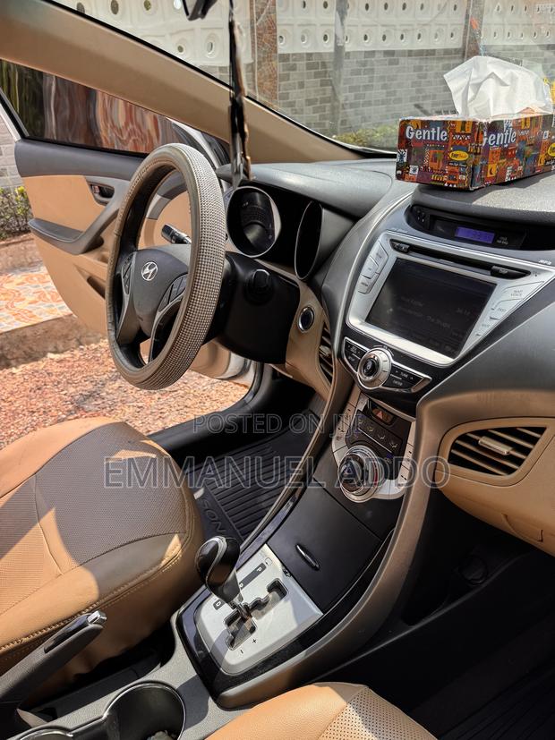 Hyundai Elantra Limited 2012 White