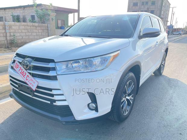 Toyota Highlander LE 4x2 V6 (3.5L 6cyl 8A) 2017 White