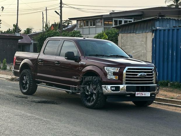 Ford F-150 XLT 4x2 SuperCab Styleside 6.5 ft. box 145 in. WB 2017 Red