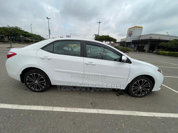 Toyota Corolla S Plus 4dr Sedan (1.8L 4cyl CVT) 2016 White