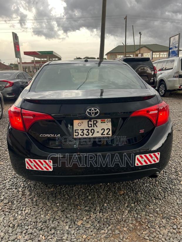 Toyota Corolla 2016 Black