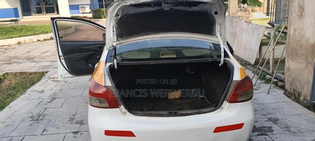 Toyota Yaris 2009 White