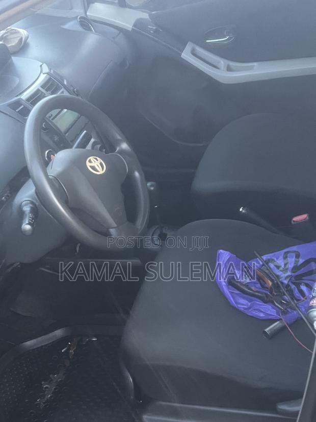 Toyota Vitz 2010 Black