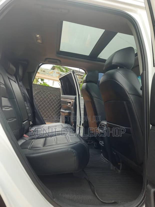 Honda CR-V Touring FWD 2019 White