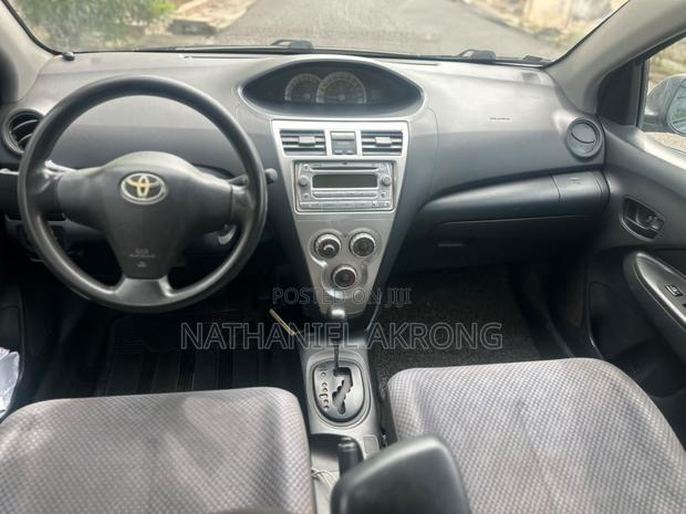 Toyota Yaris 2010 Blue