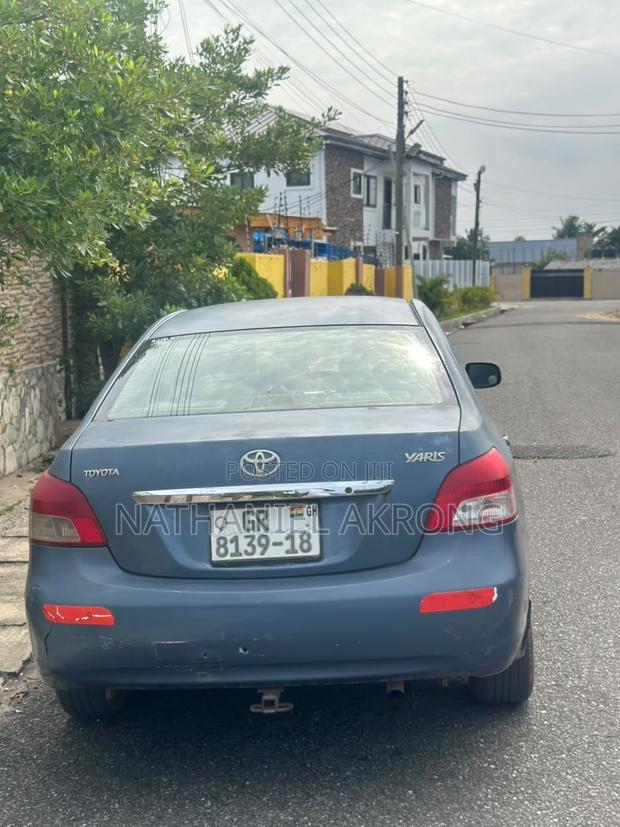 Toyota Yaris 2010 Blue