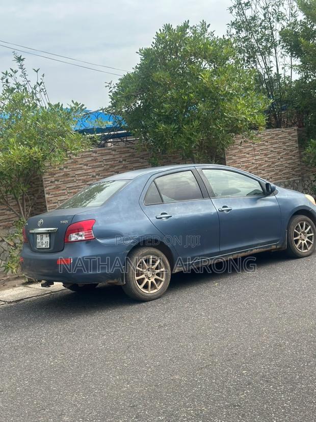 Toyota Yaris 2010 Blue