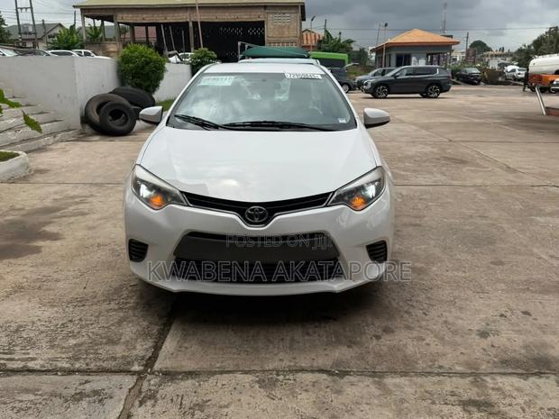 Toyota Corolla 2016 White