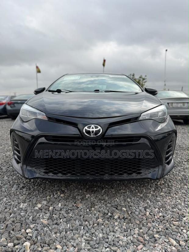 Toyota Corolla SE (1.8L 4cyl 2A) 2018 Black