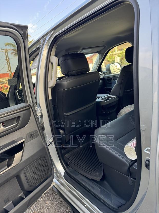 Toyota Tundra 2024 Gray