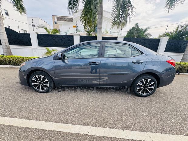 Toyota Corolla LE 4dr Sedan (1.8L 4cyl CVT) 2017