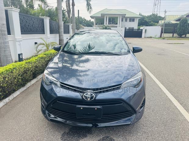 Toyota Corolla LE 4dr Sedan (1.8L 4cyl CVT) 2017