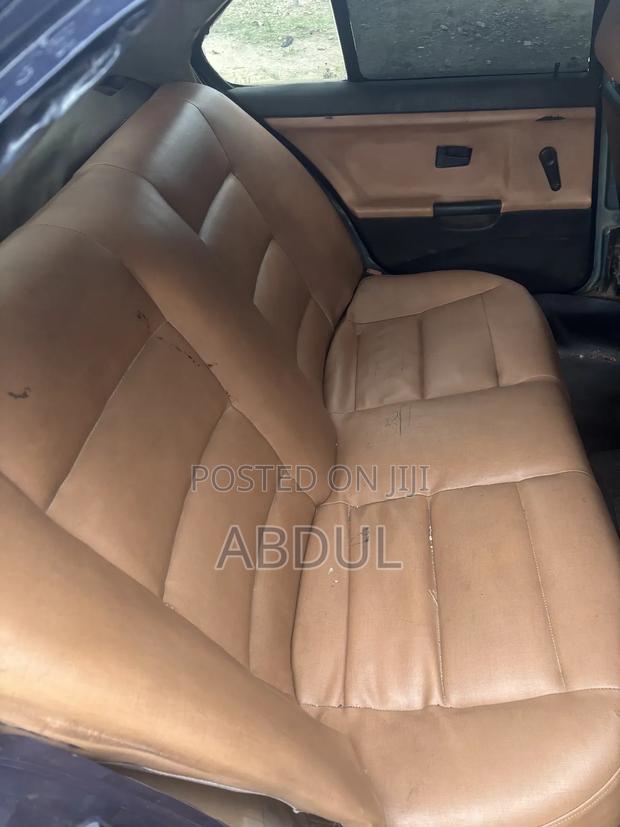 BMW 3 Series 318i RWD 1992 Blue