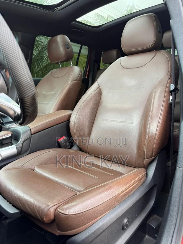 Mercedes-Benz GLB-Class GLB 250 4MATIC 2021 Red