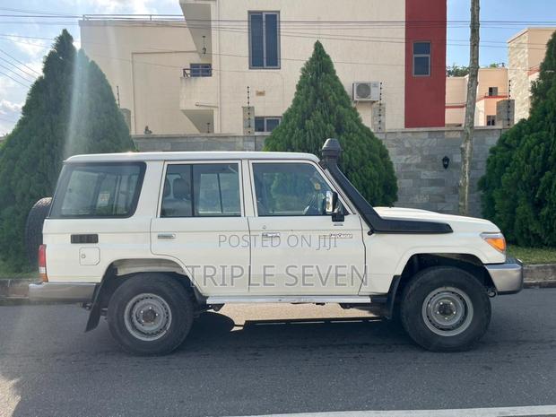 Toyota Land Cruiser 79 Series 2018 White