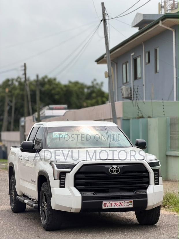 Toyota Tundra 2022 White