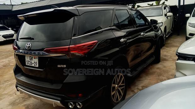 Toyota Fortuner 2019 Black