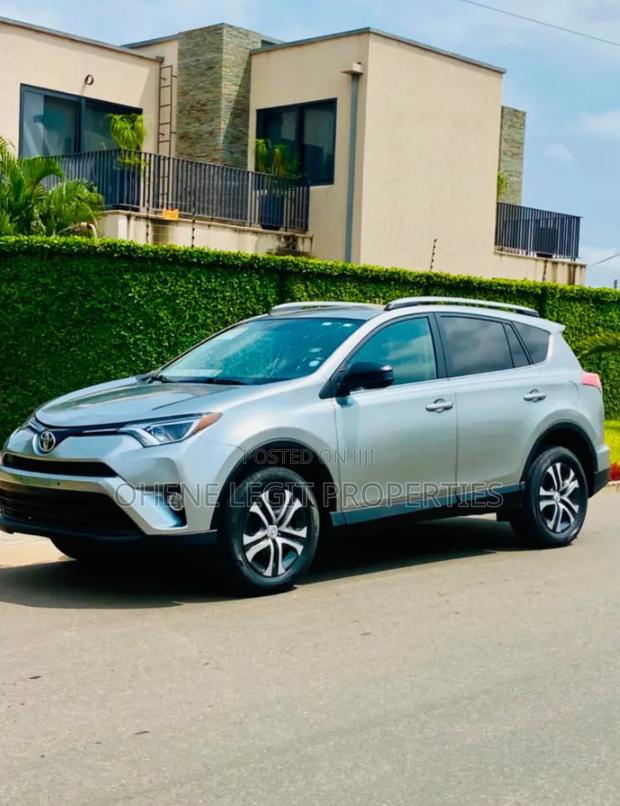 Toyota RAV4 2017 Gray