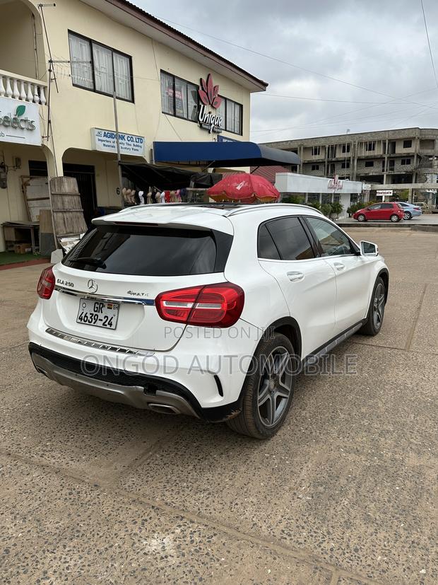 Mercedes-Benz GLA 250 2016 Black