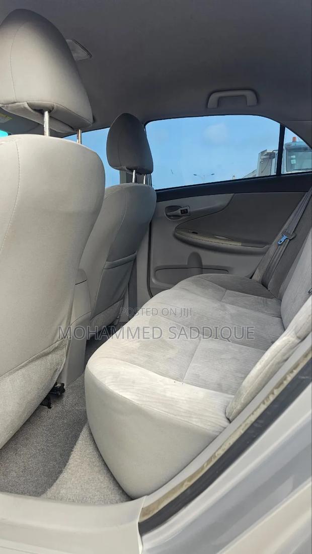 Toyota Corolla Altis 2011 Silver