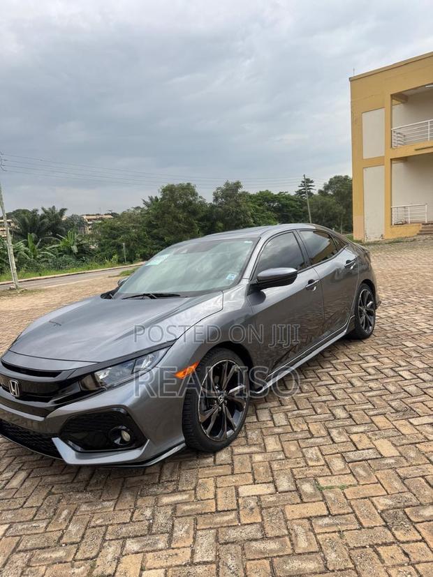 Honda Civic Sport Touring 4dr Hatchback (1.5L 4cyl) 2017 Gray