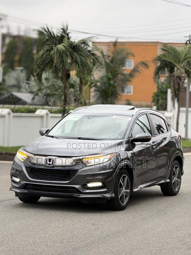 Honda HR-V Touring AWD 2019 Silver