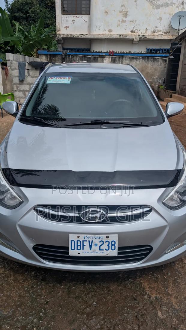 Hyundai Accent SE Hatchback 2017 Silver