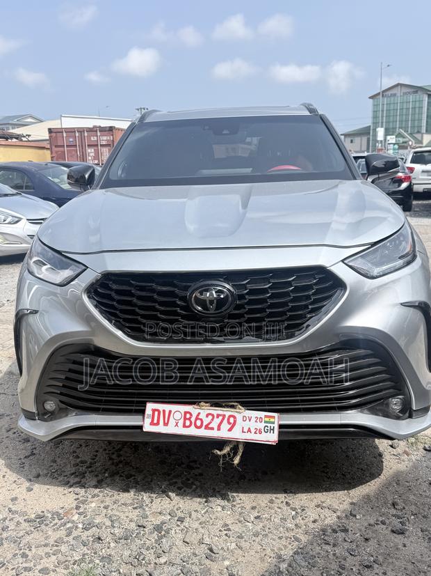 Toyota Highlander XLE AWD 2024 Silver