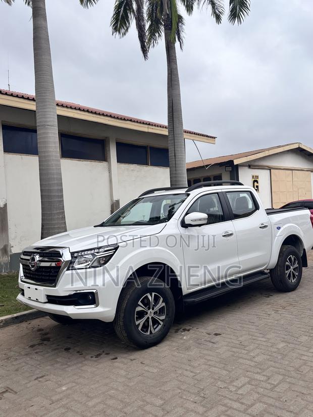 New Nissan Pick-Up 2025 White
