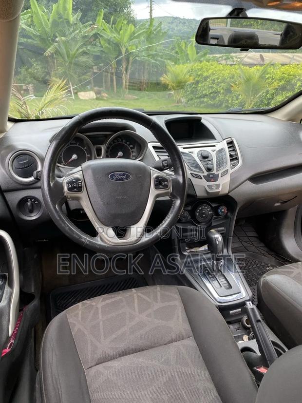 Ford Fiesta SE Sedan 2012 Gray