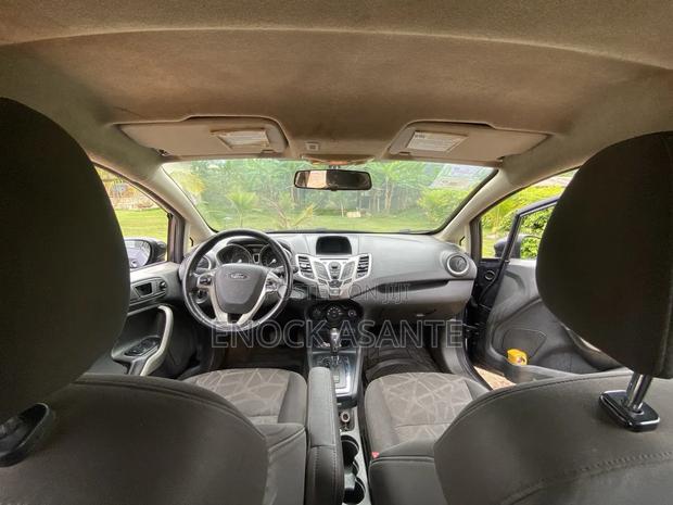 Ford Fiesta SE Sedan 2012 Gray