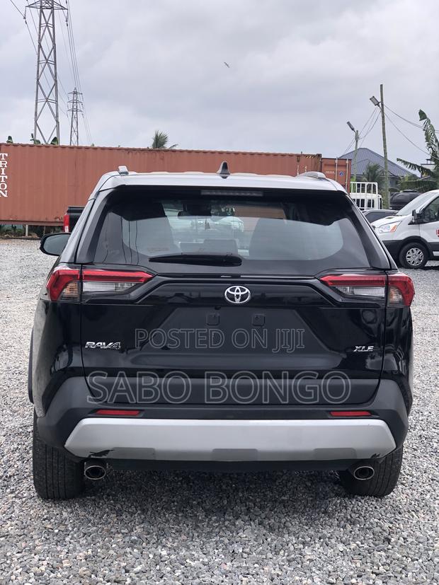 Toyota RAV4 XLE AWD 2024 Black