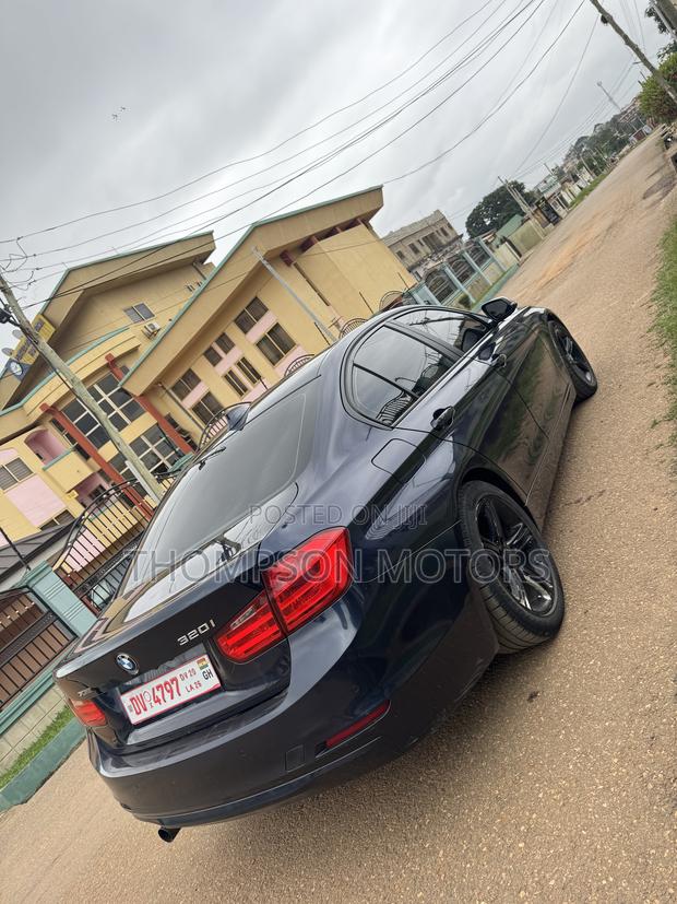 BMW 3 Series 320i RWD 2015 Blue