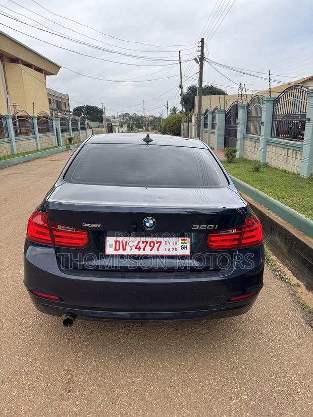 BMW 3 Series 320i RWD 2015 Blue