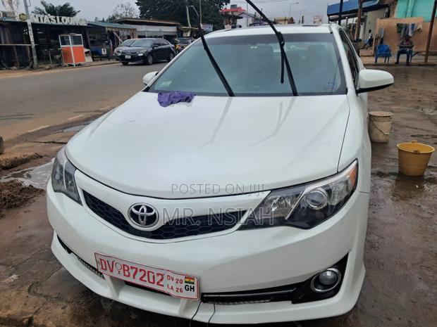 Toyota Camry 2014 White
