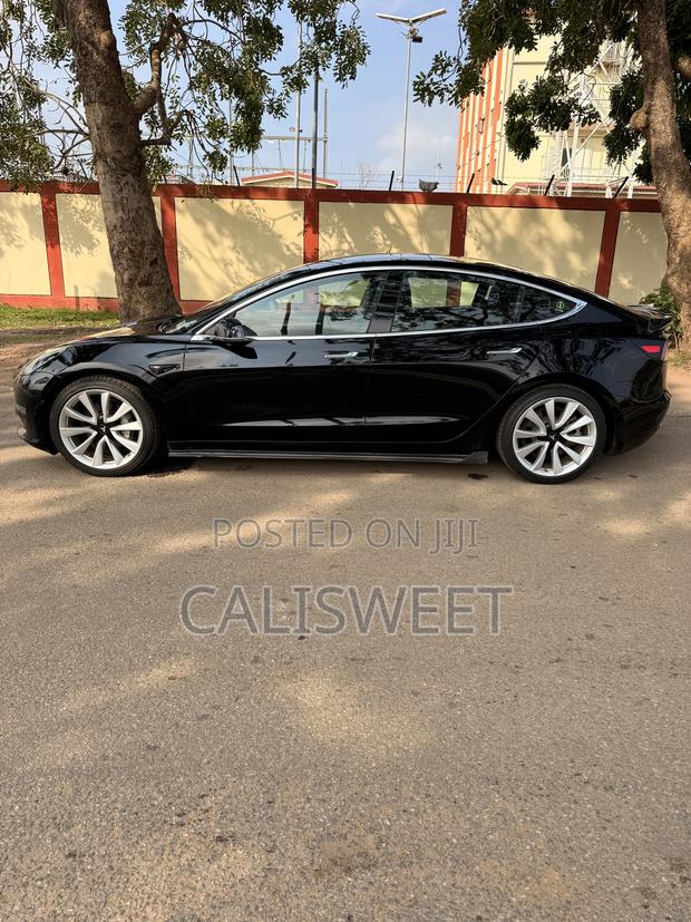 Tesla Model 3 54 kWh Standart Range Plus 2021 Black