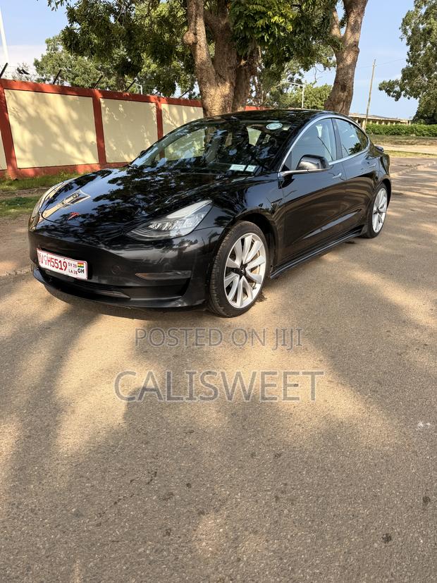 Tesla Model 3 54 kWh Standart Range Plus 2021 Black