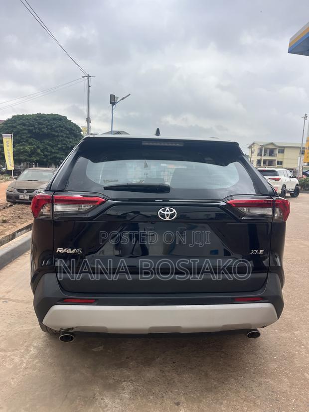 Toyota RAV4 XLE AWD 2024 Black