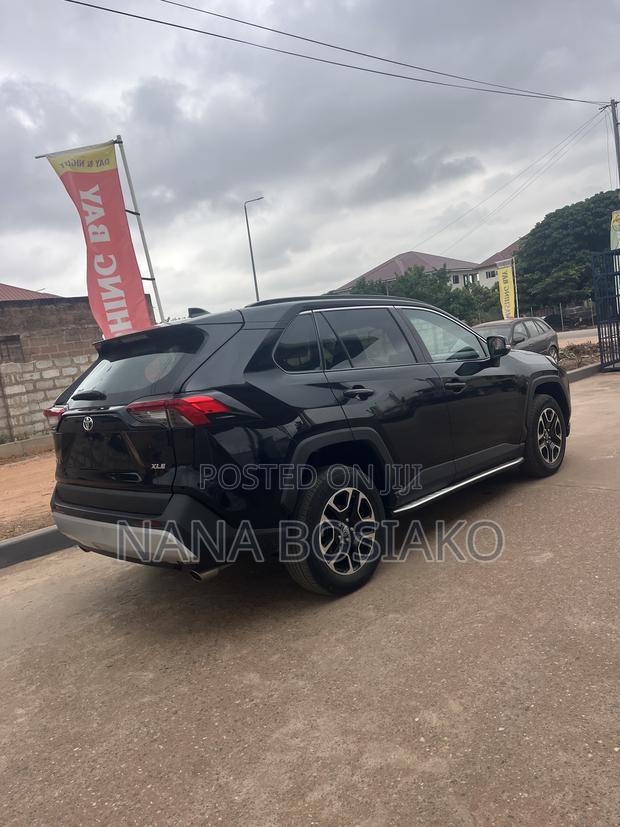 Toyota RAV4 XLE AWD 2024 Black
